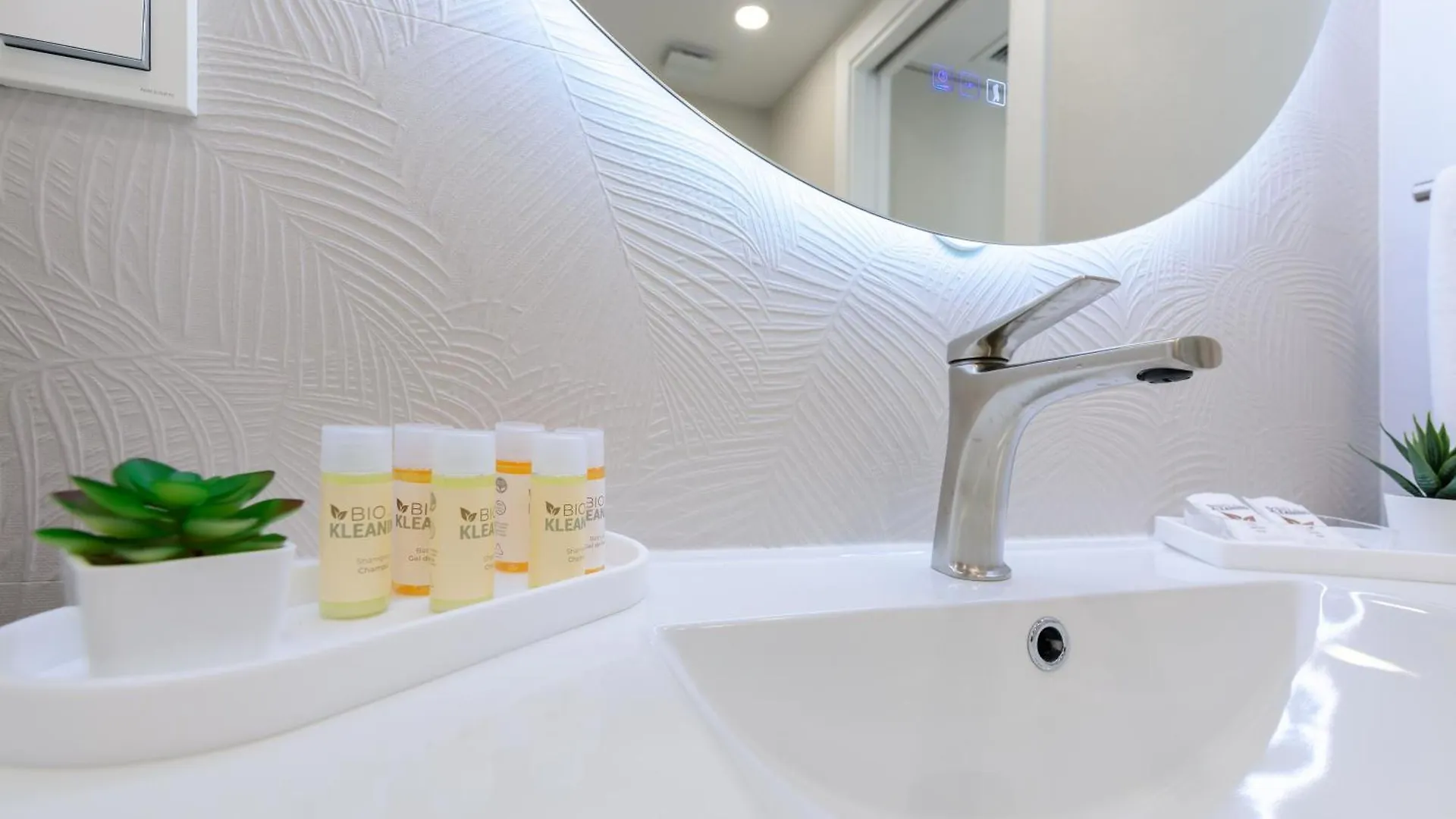 Wintowinrentals Luxury Apartment In Hotel Ocean House Torremolinos 0*,  Spain